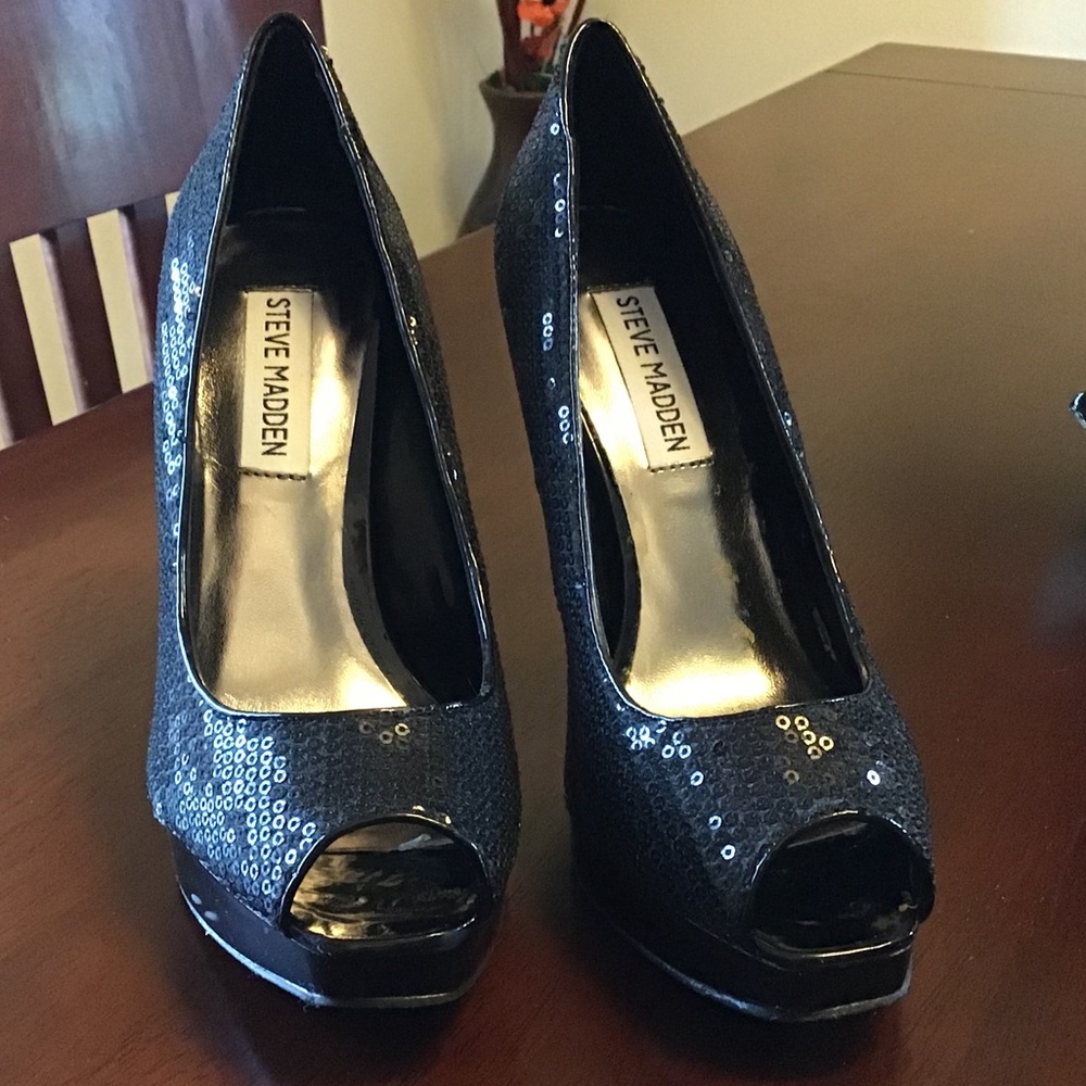 👠👠👠Gorgeous sequence heels. Pre loved.👠👠👠